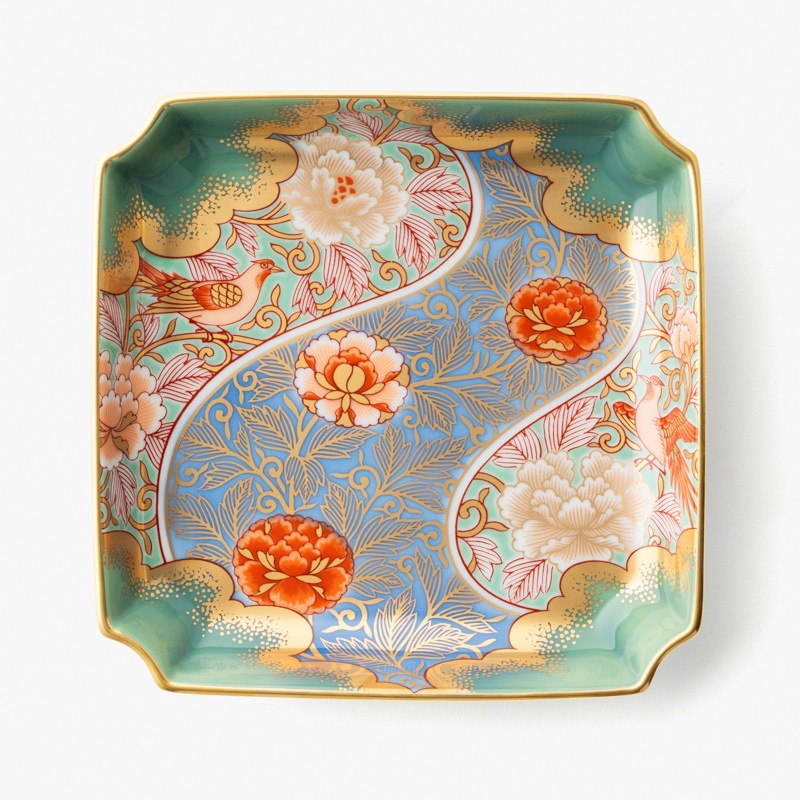 皿 色絵 金彩 牡丹唐草 鶴丸文 二重角富 宝尽くし 桐文花弁縁 古伊万里