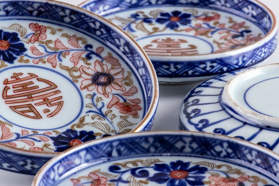 大聖寺伊万里金襴手描分花に青海波八角5寸皿2枚D931AS-CRx