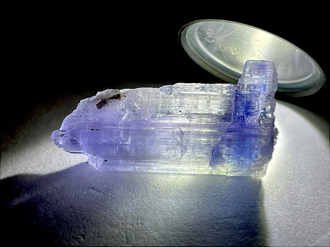 メレラニ鉱山産 タンザナイト ( 灰簾石 )/ Tanzanite