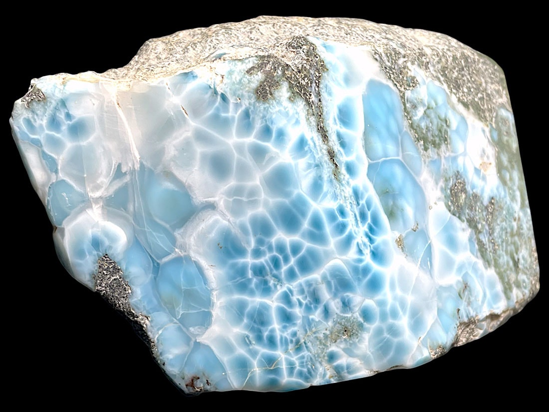 ドミニカ共和国産 ラリマー ( ソーダ珪灰石 ) / Larimar