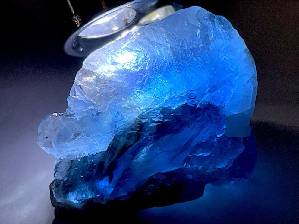 赤蛍光フローライト