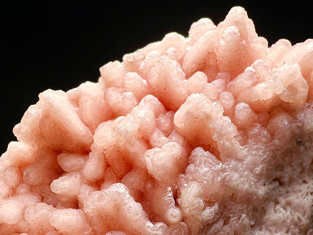 青森県尾太鉱山産 菱マンガン鉱クラスター