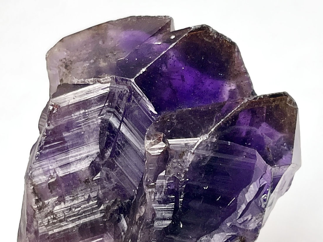 ブラジル・パラー州産 ダークカラーアメジスト ポイント ( 紫水晶