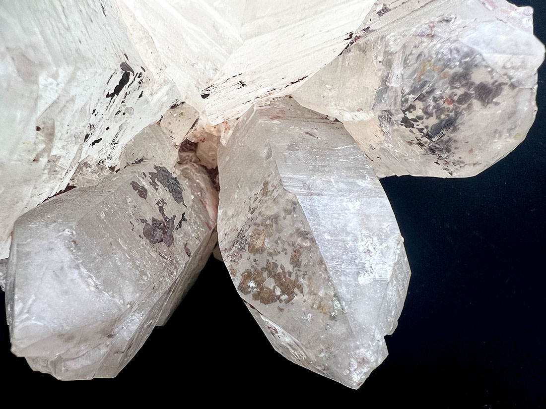 パルギ鉱山産ヒマラヤ水晶クラスター