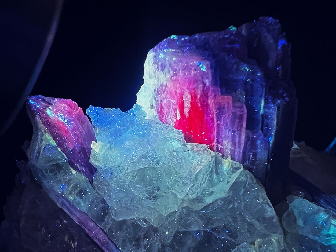 ブラジル産カイヤナイトクラスター