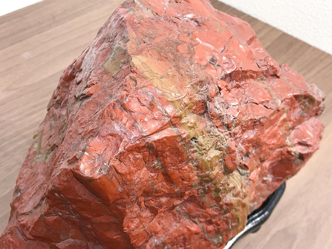 佐渡赤玉石(木製台座付き)