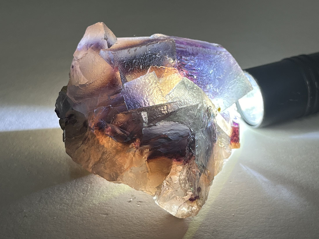 内モンゴル(インドゥ鉱山)産 フローライト