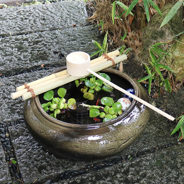 信楽焼 つくばい 信楽焼き 焦げビードロつくばい(竹、柄杓付き) 蹲