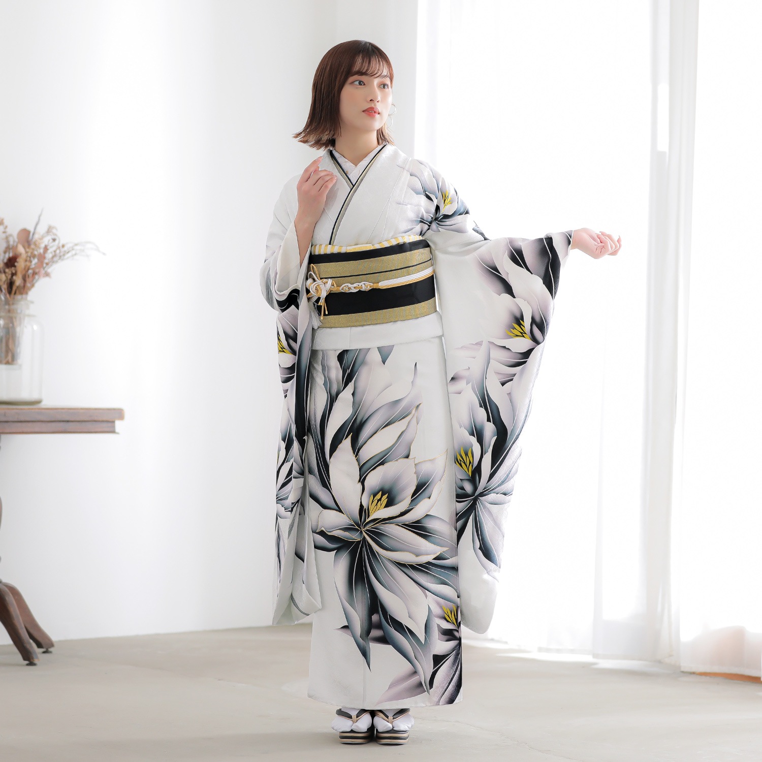 白 月下美人（【振袖・袋帯・長襦袢のセット商品】） | FURISODE