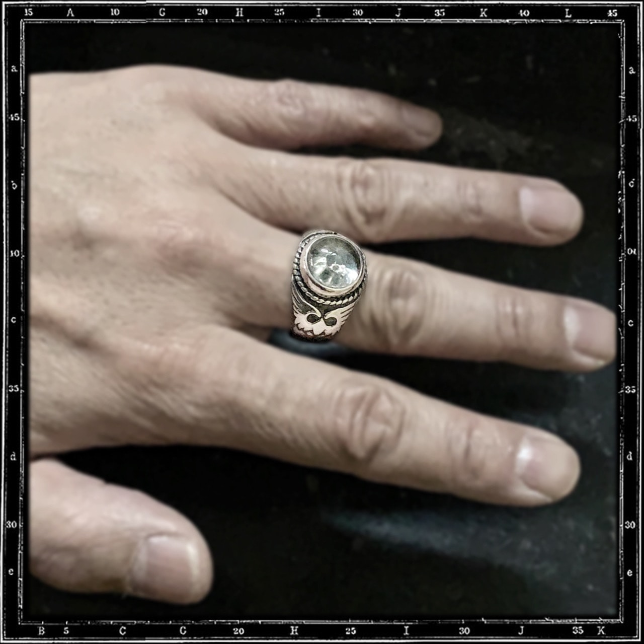 CRYSTAL SKULL RING - SMALL | クレイジーピッグ公式オンラインストア