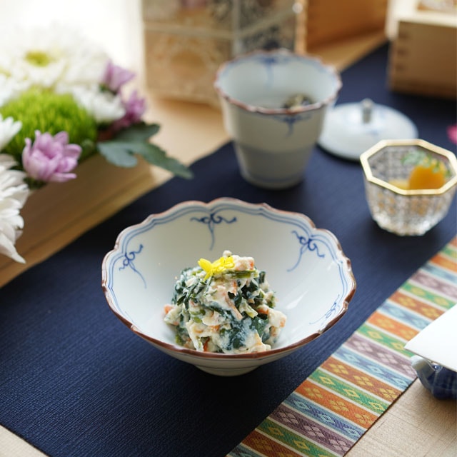 波佐見焼 渕瓔珞（青） 桔梗渕高台仲付 ｜ 四季折々のおしゃれな和食器