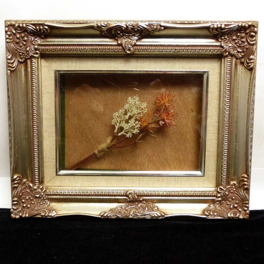 レトロな豪華装飾付き銀色木製額縁 フレーム (油彩額縁)SMサイズ【中古