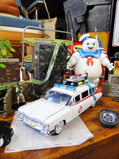 映画 ゴーストバスターズ ECTO-1 ダイキャストミニカー 1/24スケールの