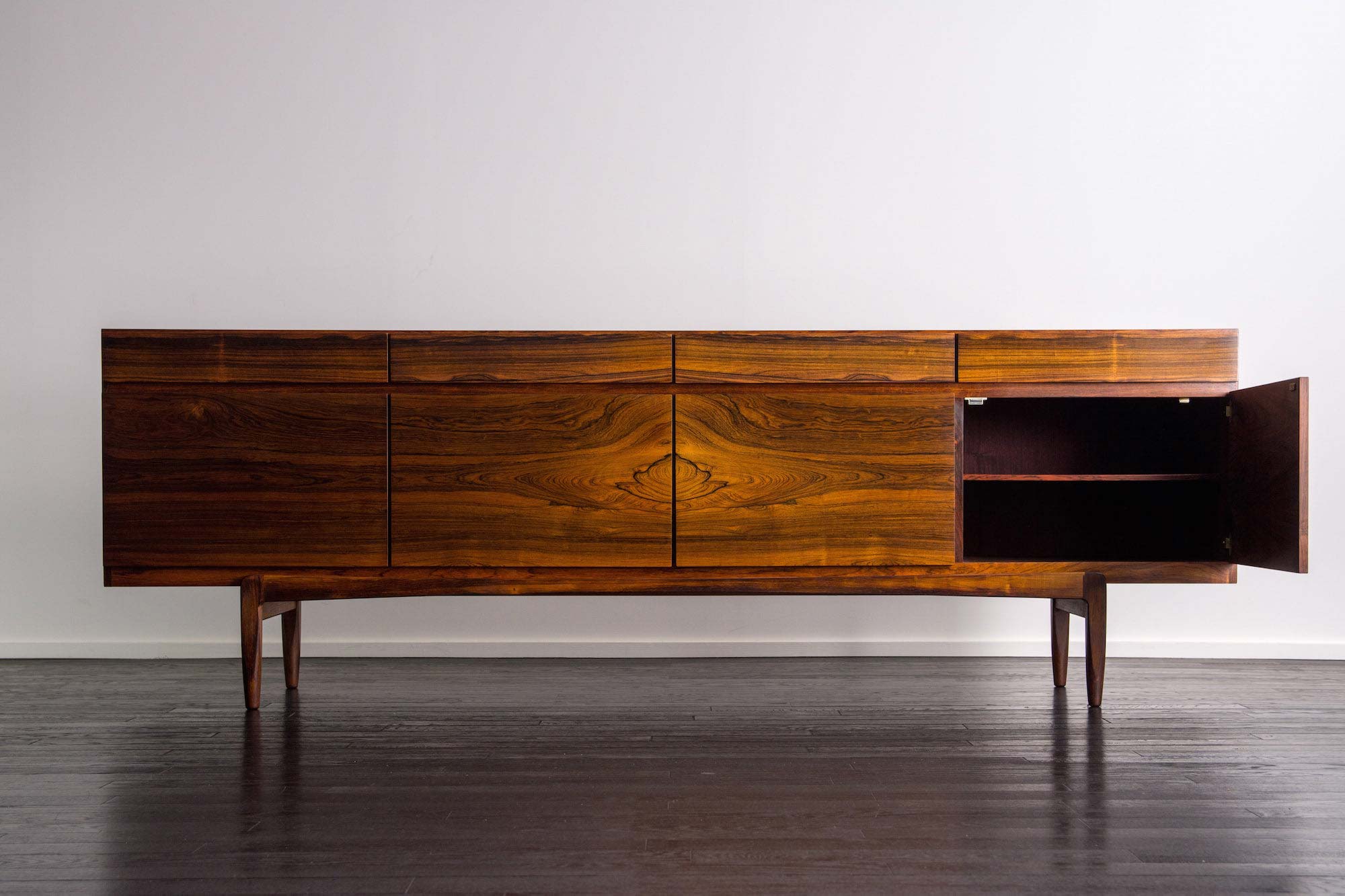 8_000000000382.jpg?1678209903