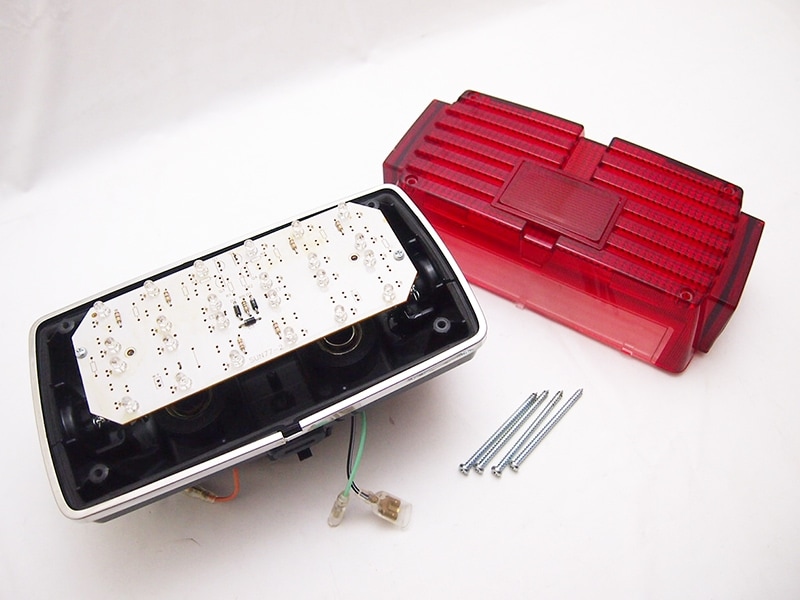 type R リフレクター付きLEDテールランプ | NEO CLASSICS シリーズ