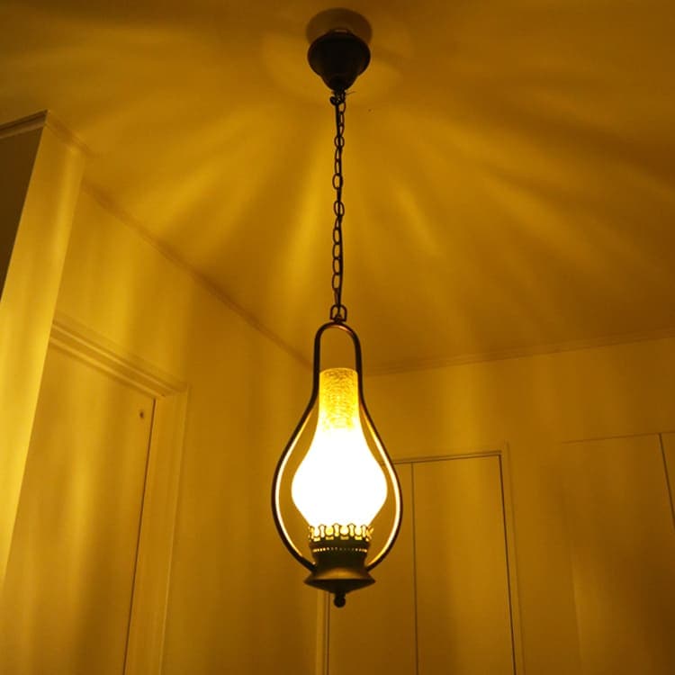 クラッシュガラスが美しく輝く、大正ロマン風のレトロなペンダントライト