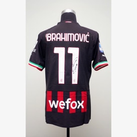 イブラヒモビッチ直筆サイン入りACミラン22/23フォースユニフォーム