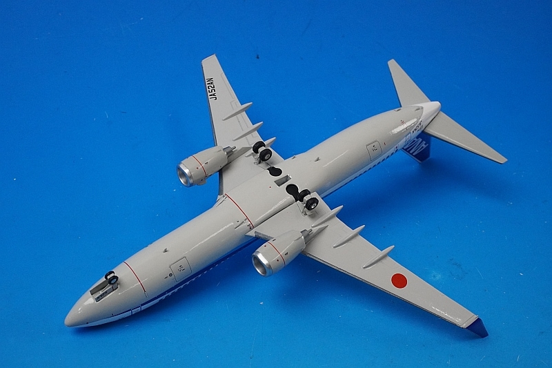 レアANA B737-800 JA73AN 1/200モデル(滑走路付き) レアANA B737-800