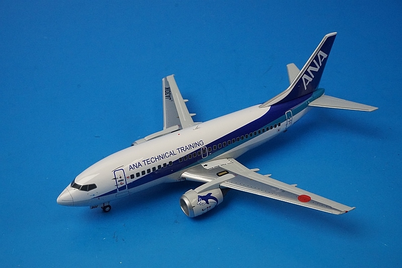 レアANA B737-800 JA73AN 1/200モデル(滑走路付き) レアANA B737-800