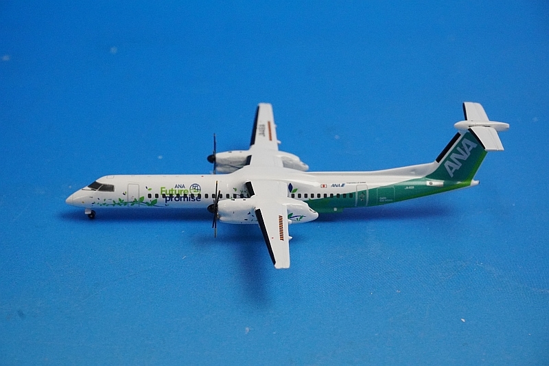 ANA DHC-8-300 モデル 1:200 ANA DHC-8-300 モデル 1:200