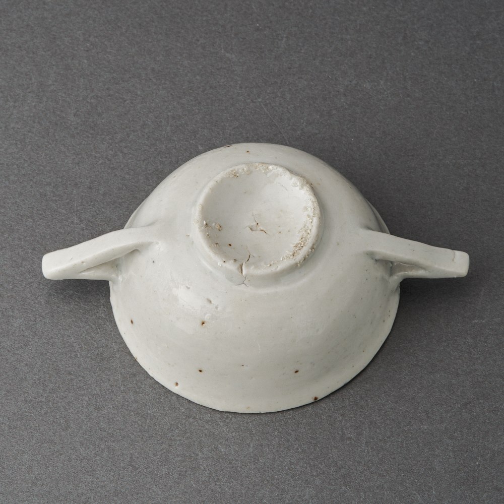 李朝耳盃 White Porcelain Sake Cup with Handles | すべての商品