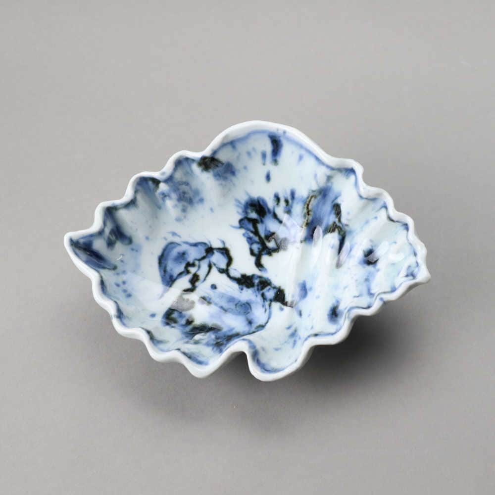 中国 新渡 染付 花文 小さな香合 N 6479 中国 新渡 染付 花文 小さな