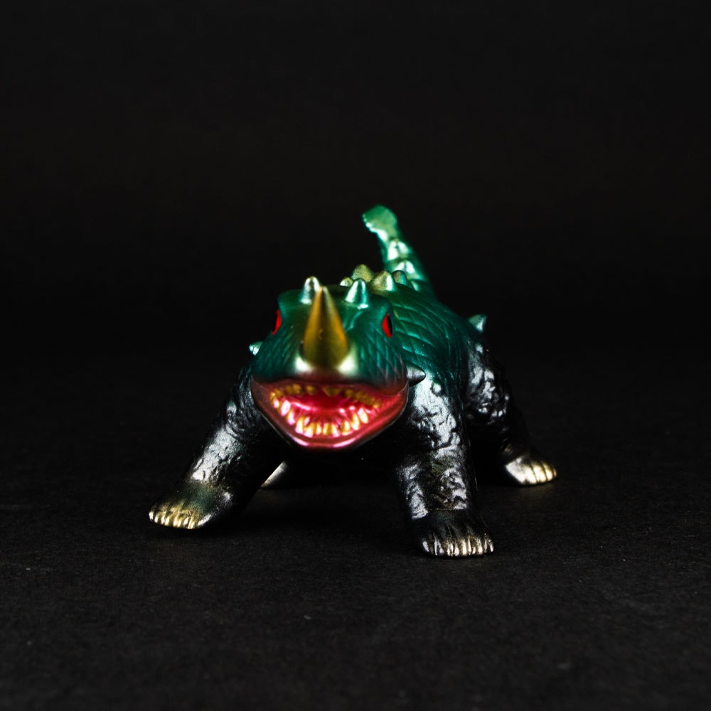 MARUSAN ガメラ バルゴン 2体セット 蓄光版 ソフビ フィギュア MARUSAN