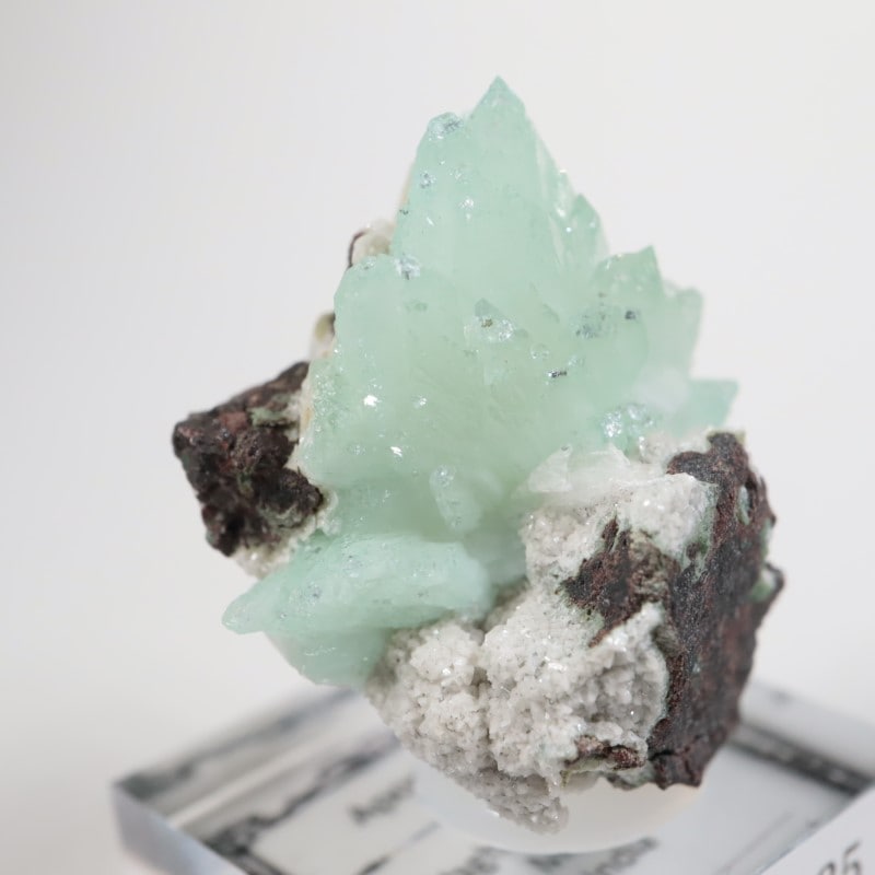 ま*ろ様 アポフィライト スコレサイト 魚眼石 原石 鉱物標本 天然石