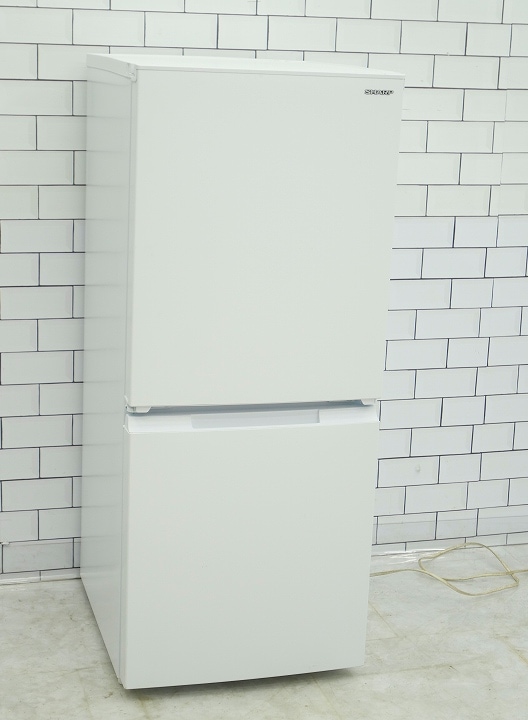 シャープ製2024年式152L中古冷凍冷蔵庫 SJ-D15K-W