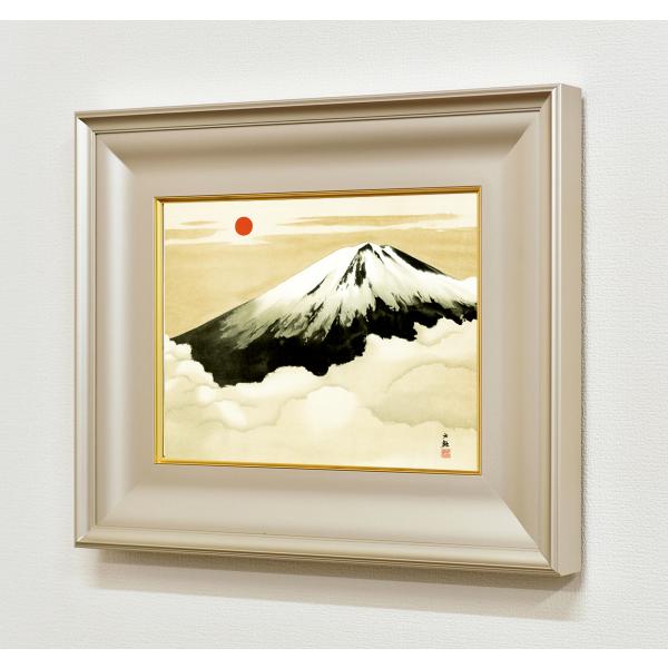 この横山大観の作品は、絹本に彩色で額装です。晩年 の名品で富士山を