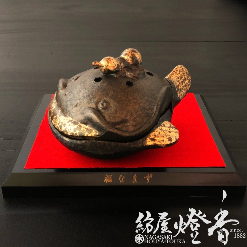 乾隆年製 川瀬摘蓮の葉鯉香炉 唐銅 乾隆年製 川瀬摘蓮の葉鯉香炉 唐銅