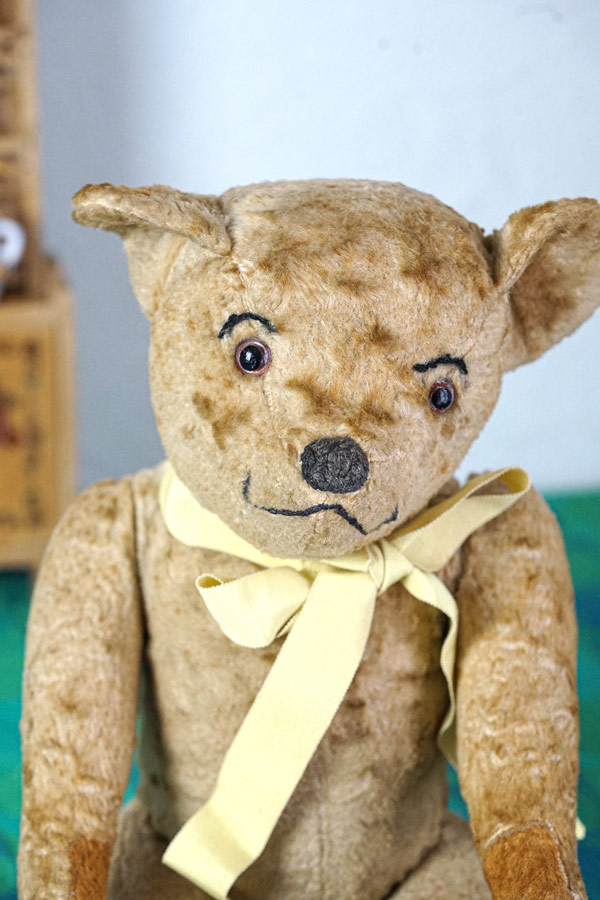 フランスの眉毛がチャームポイントのアンティークベア45cm gt-960の