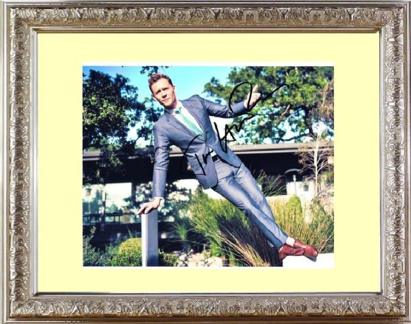 Tom Hiddleston トム ヒドルストン 直筆サイン PHOTO | ハリウッド男優