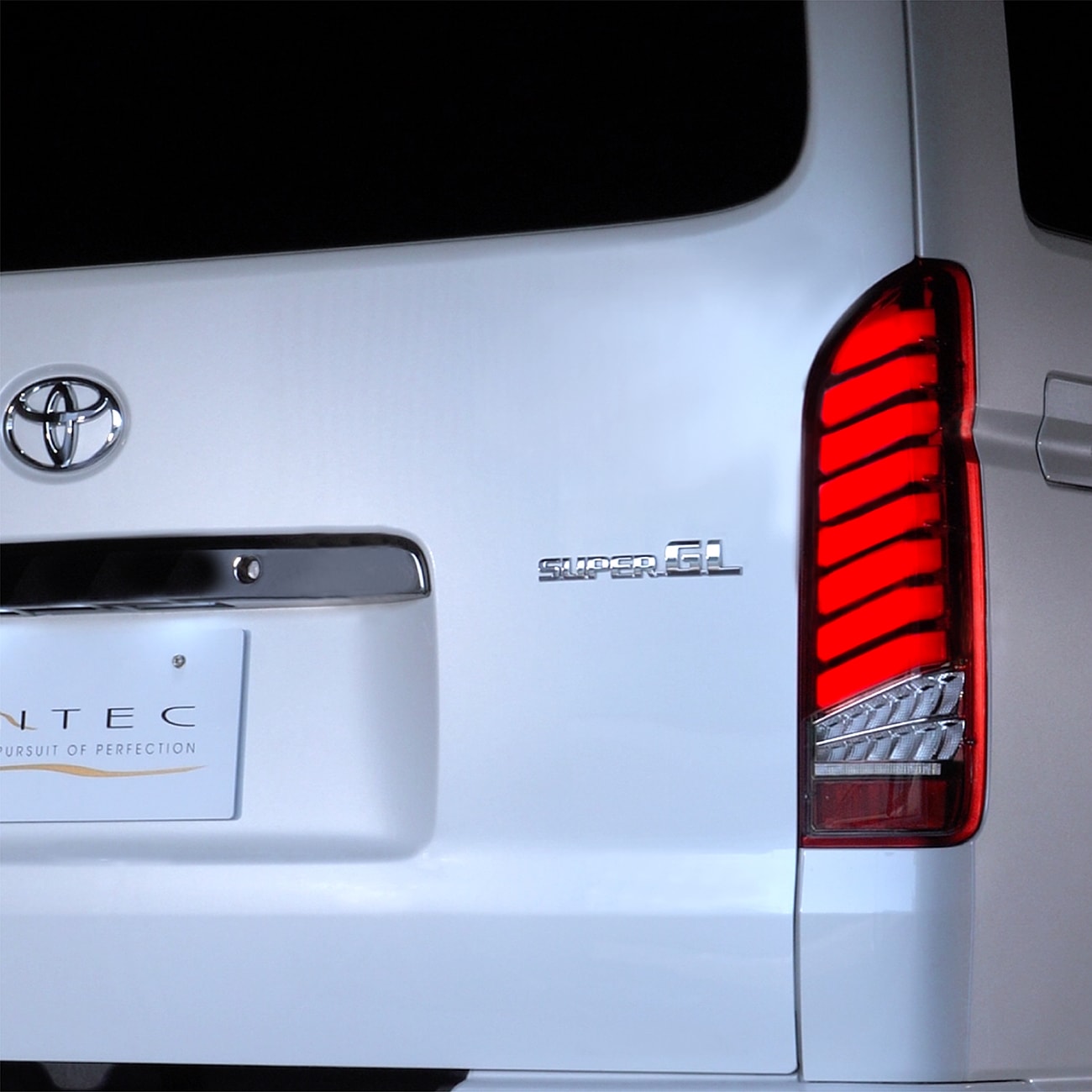 ハイエース200系 全型全グレード対応 フルLEDテールランプ | LED