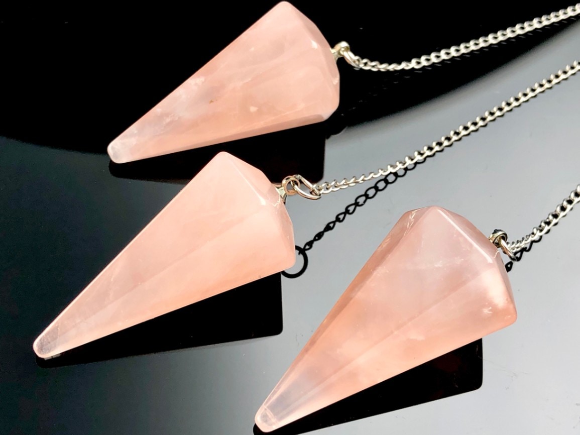 神秘の力☆人気のダウジングペンデュラム入荷！/天然石/ローズクォーツ
