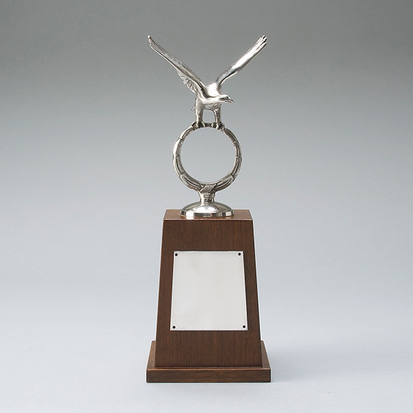 記念ボールトロフィーワシ | 宮本商行オンラインショップ : 銀製品