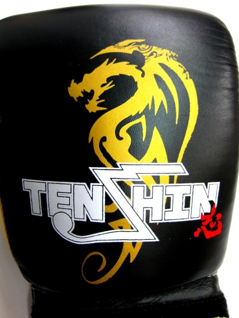 那須川天心モデルグローブ黒色 天心グローブ （黒・白）（XS・S・8〜16