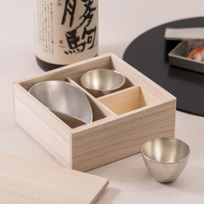 片口 - 小・ぐい呑 2ヶセット（桐箱入）｜錫製雑貨・酒器の通販は能作