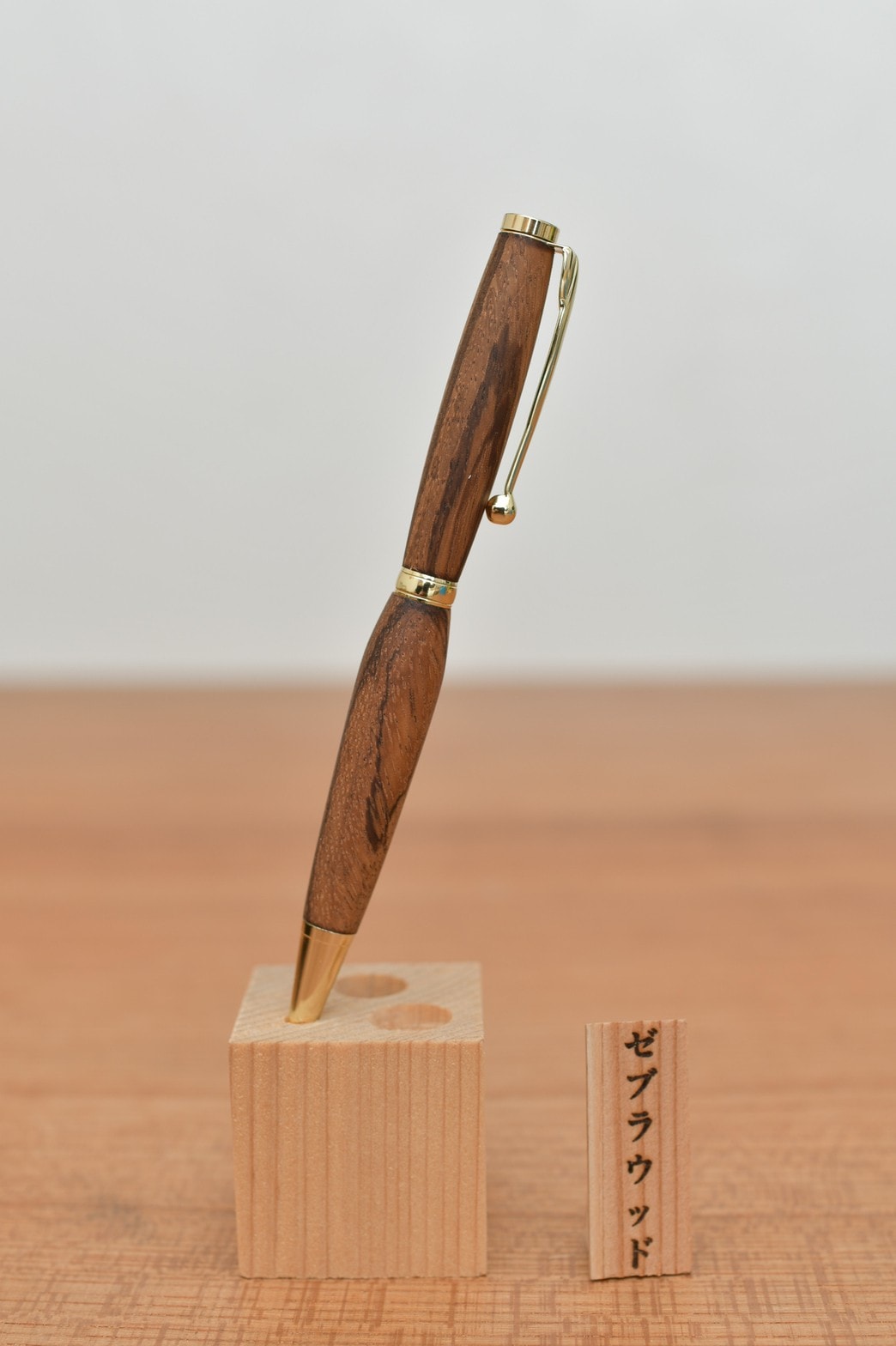 ベル＝僕】完成いたしました。木軸 ワンピースボールペン 銘木香る
