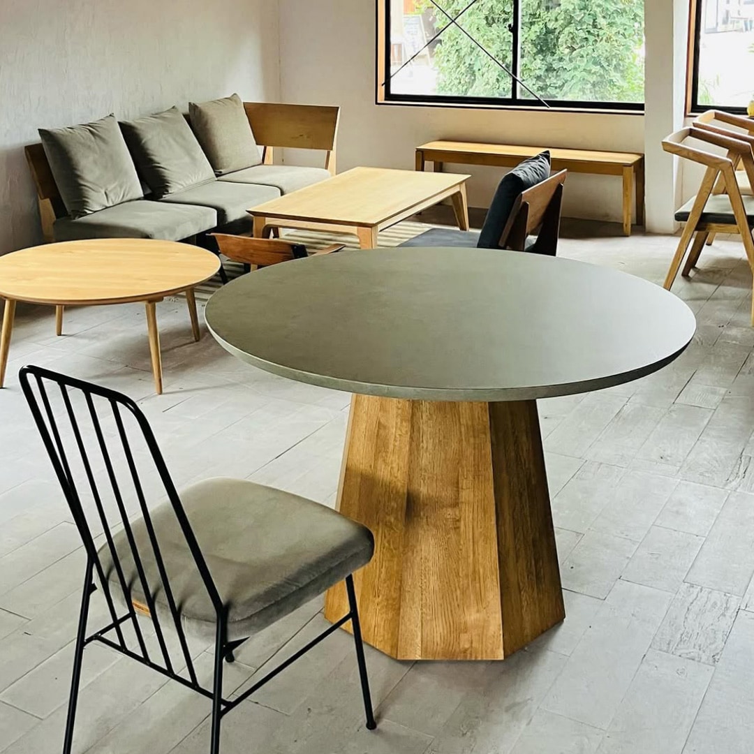 Hakke table｜ハッケ ダイニングテーブル 八角形脚の丸テーブル 讃岐産