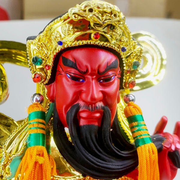 黄金関羽立像22cm【送料無料】（沖縄別途1000円）|関羽像,三国志,廟