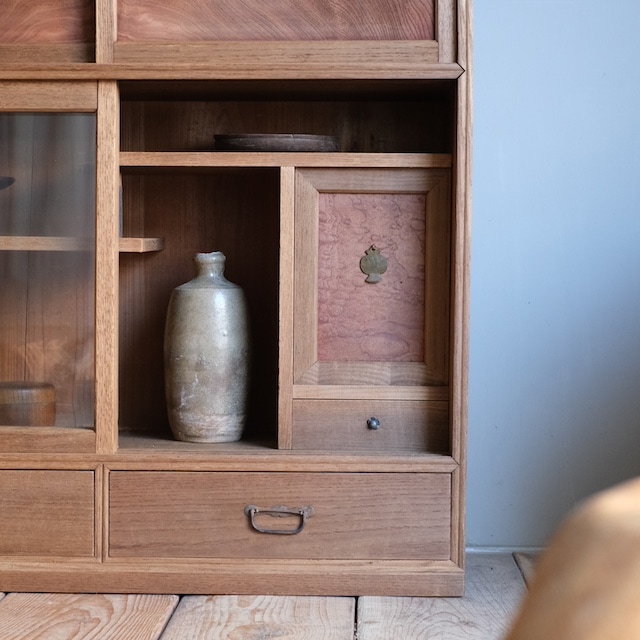 古い木製の茶箪笥 収納棚 小引き出し7杯 古い木製の茶箪笥 収納棚 小