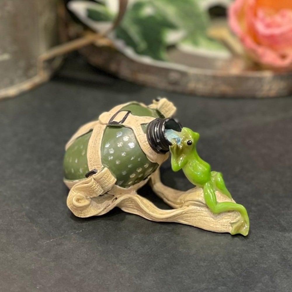 カンティーン水筒 カエル 蛙 ミニチュアアニマル 小さな動物の世界