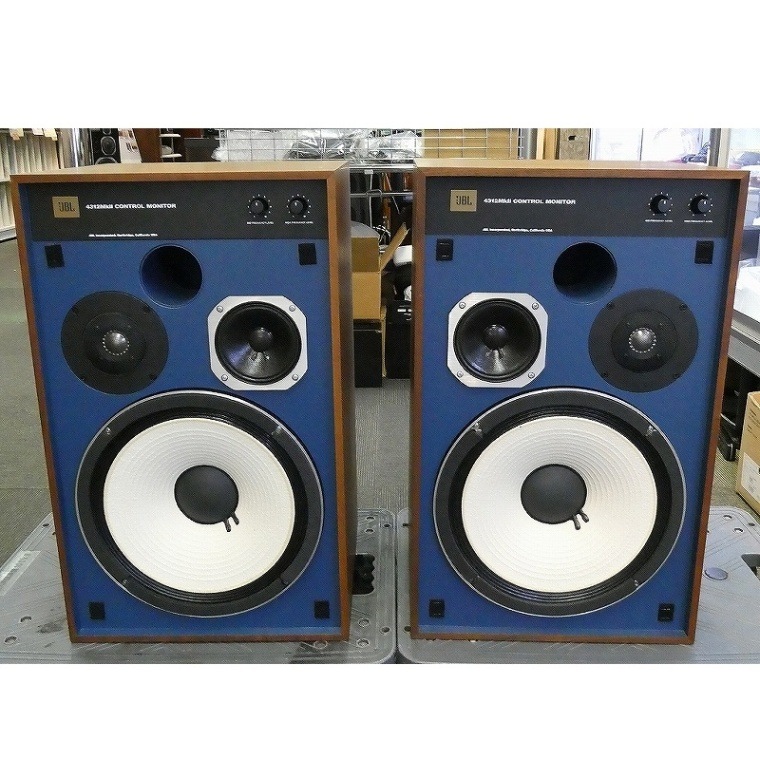 JBL 4311B スピーカー 2台ペア 重低音 JBL 4311B スピーカー 2台ペア