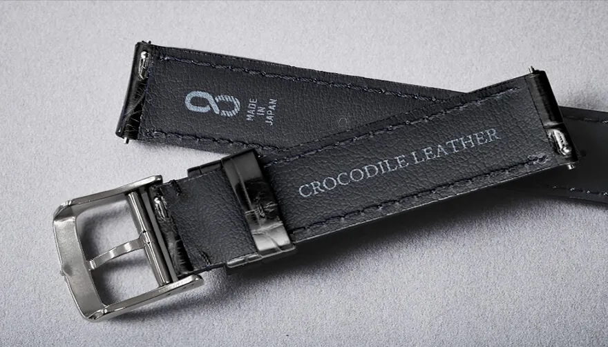 knot クロコダイルレザーバンド パティーナ仕上げ グレー Dバックル付