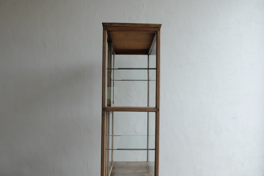 アンティークのシンプルなガラスショーケース| ライフスタイルショップ