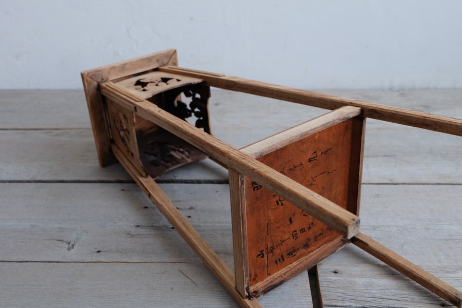 アンティークの透し彫りの花台の通販 | ライフスタイルショップICCA