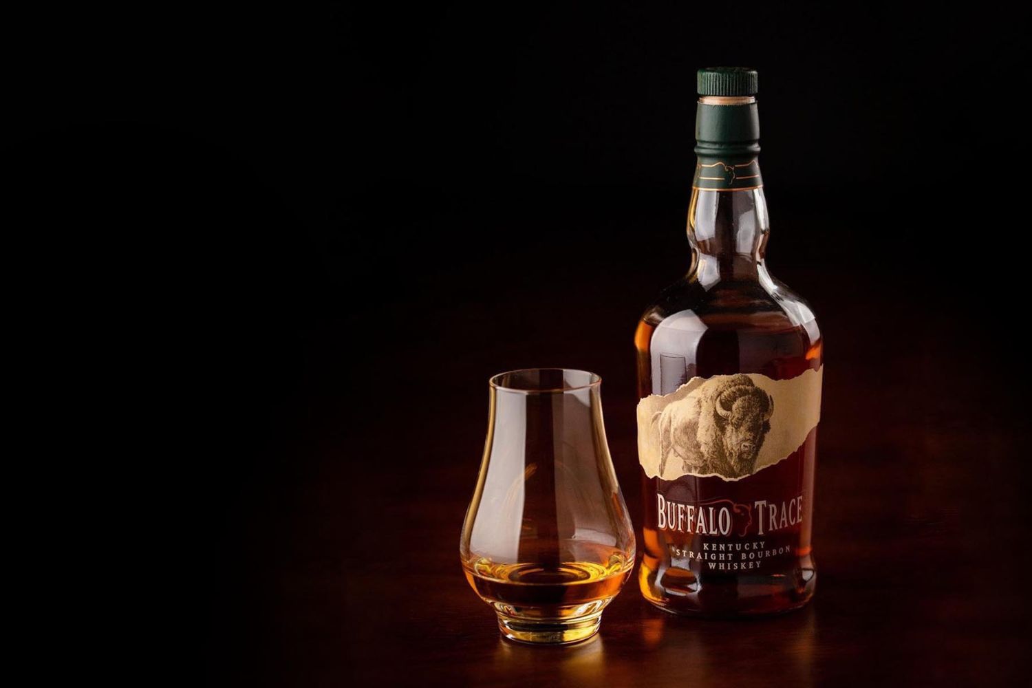 Chivas Regal Extra Smooth & Smoky Blended Scotch Whisky Smoky Cask