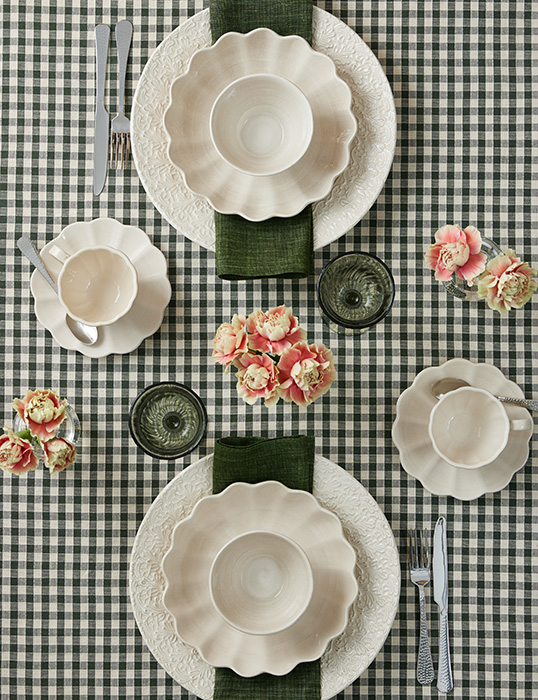 レースプレート 32cmの大皿 北欧食器ブランドの陶器