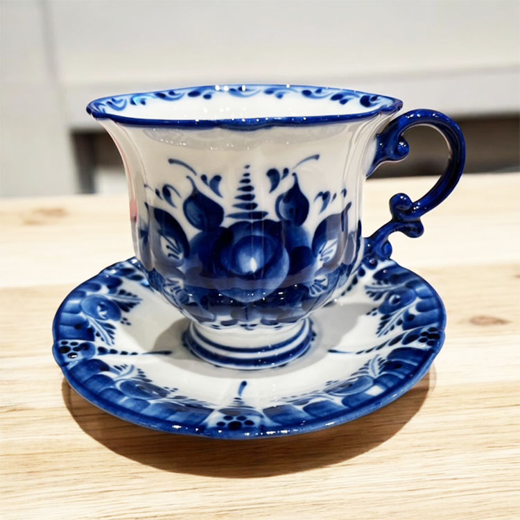 ロシア グジェリ焼 青い花装飾の皿 約28cm ロシア グジェリ焼 青い花装飾